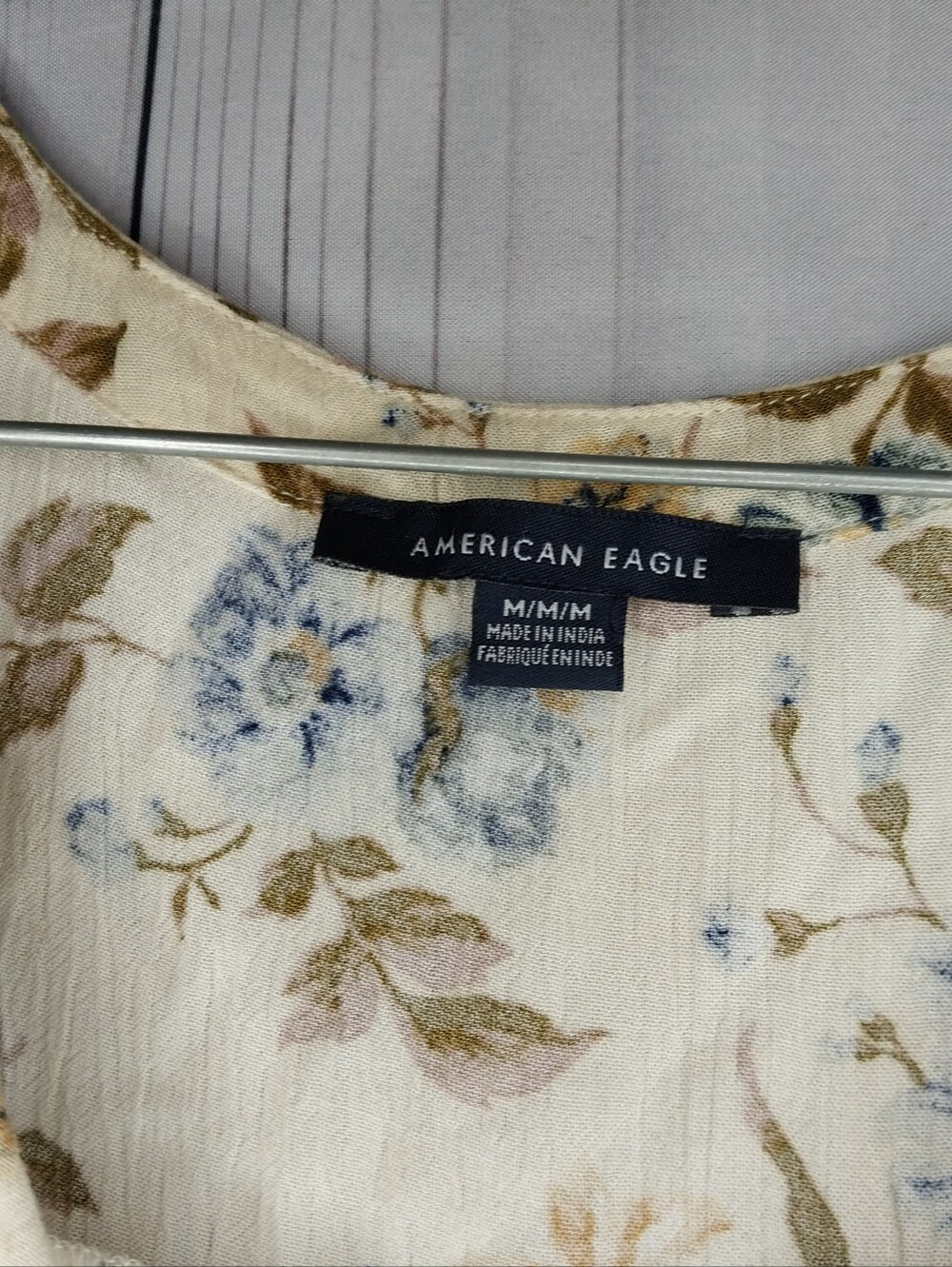 American Eagle Outfitters Floral Boho Peasant V-Neck Lace Trim Flowy Blouse - Picture 4 of 10